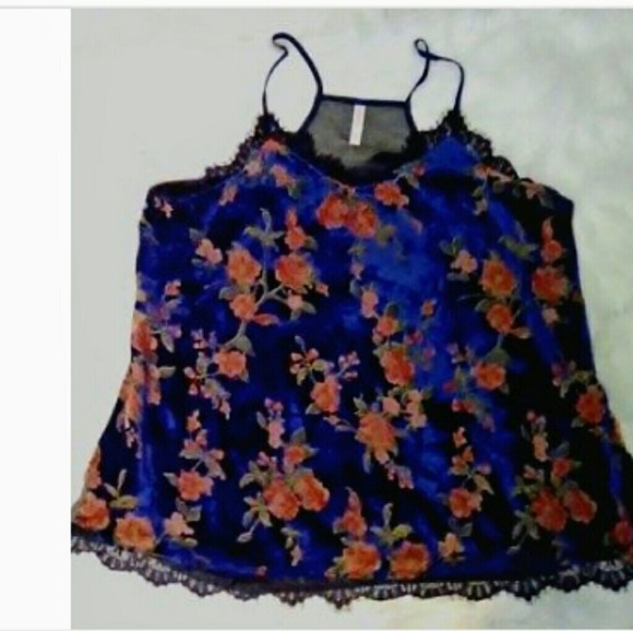 Top - Picture 2 of 7